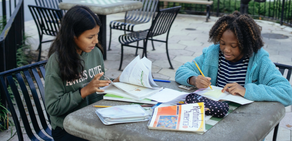 Internet gratuito en espacios públicos: generando ingresos para la sostenibilidad