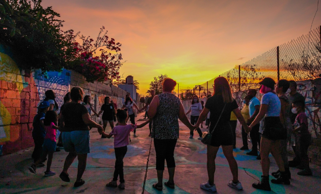 Transformando Espacios Con Arte y Juegos 